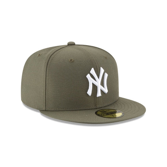 NEW ERA 59FIFTY BASICA NEW YORK YANKEES OLIVE