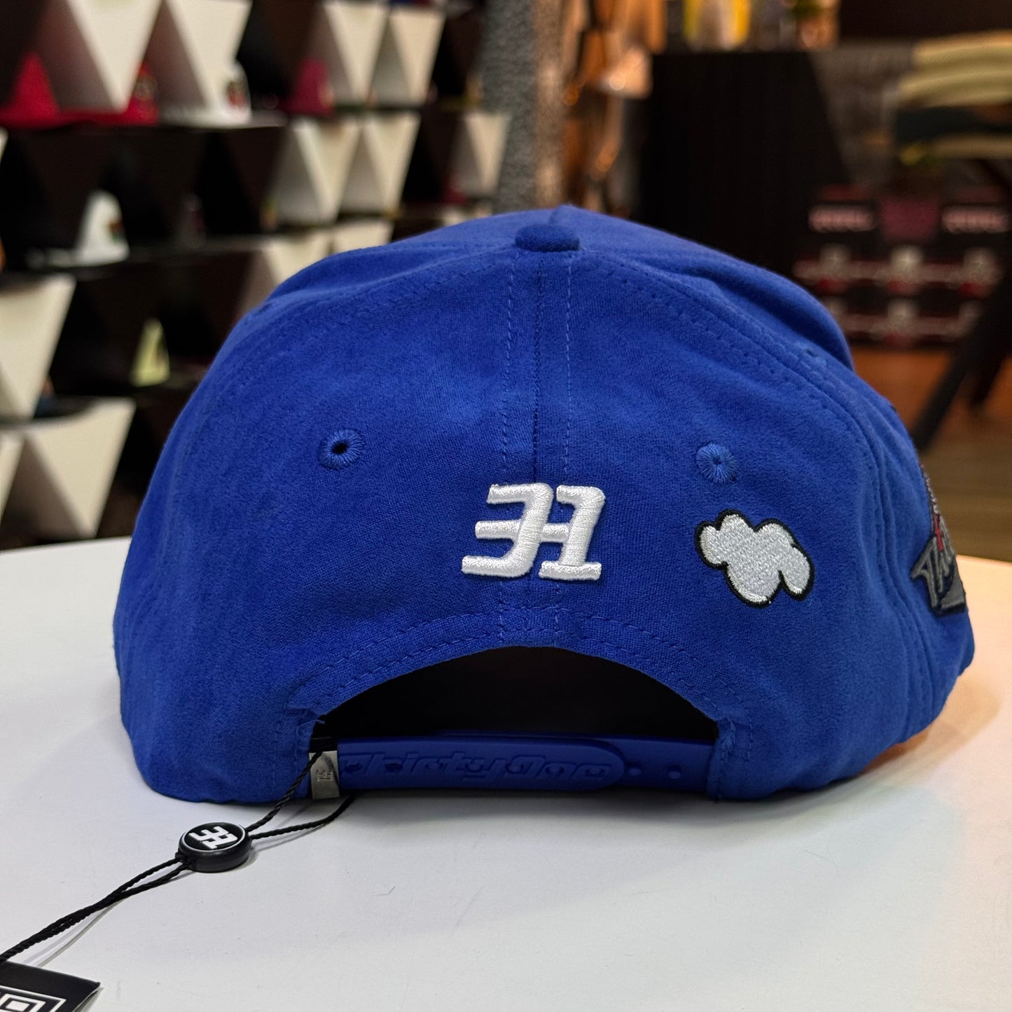 31 HATS - "LA MONEY CLOUDS 2.0 GAMUZA"