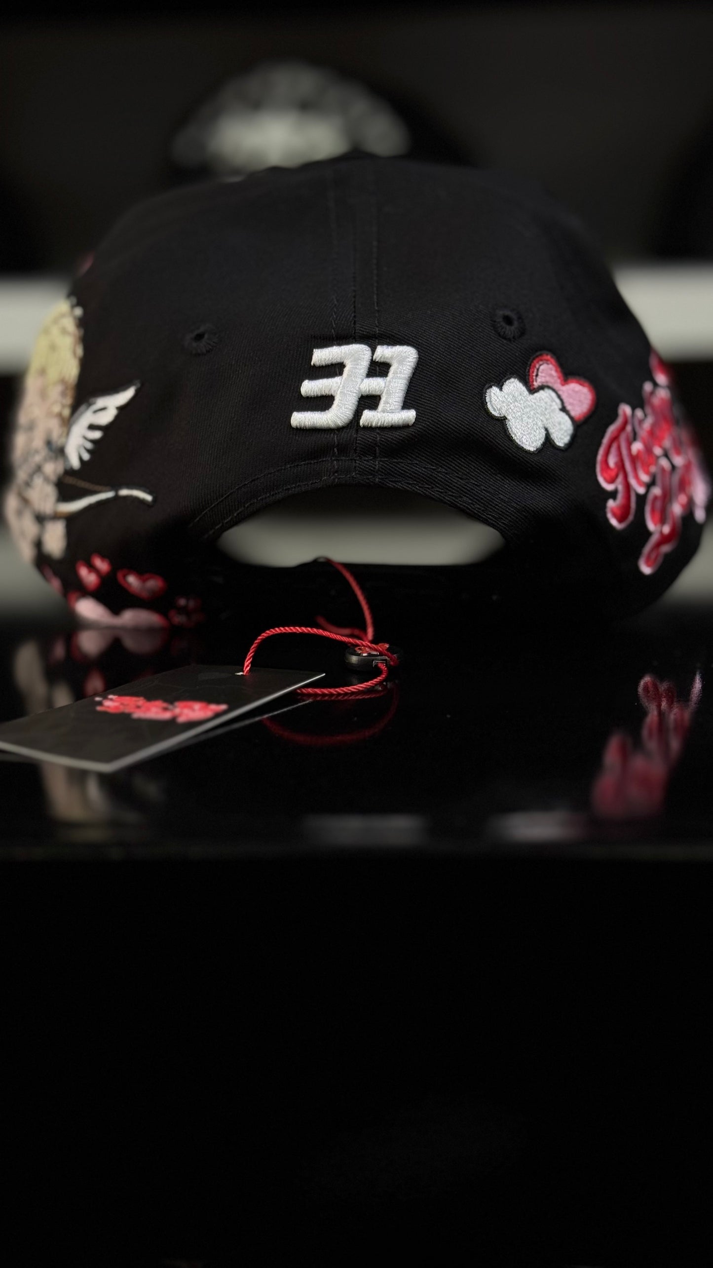 31 HATS - "LA LOVE CLOUDS SAN VALENTIN"