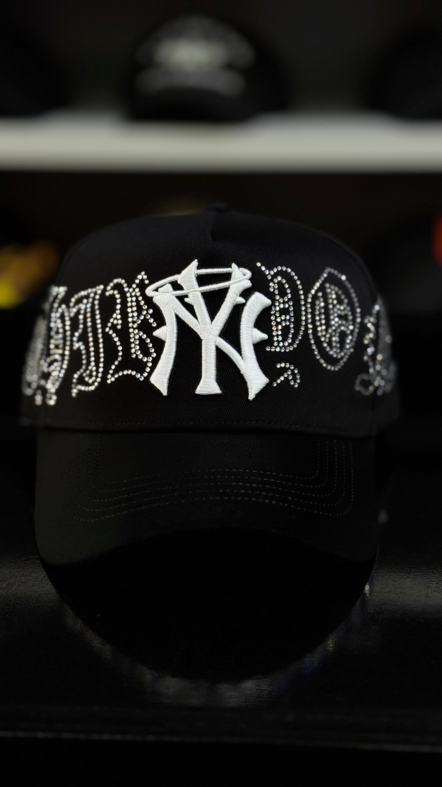 31 HATS - "NY CRYSTALS WHITE"