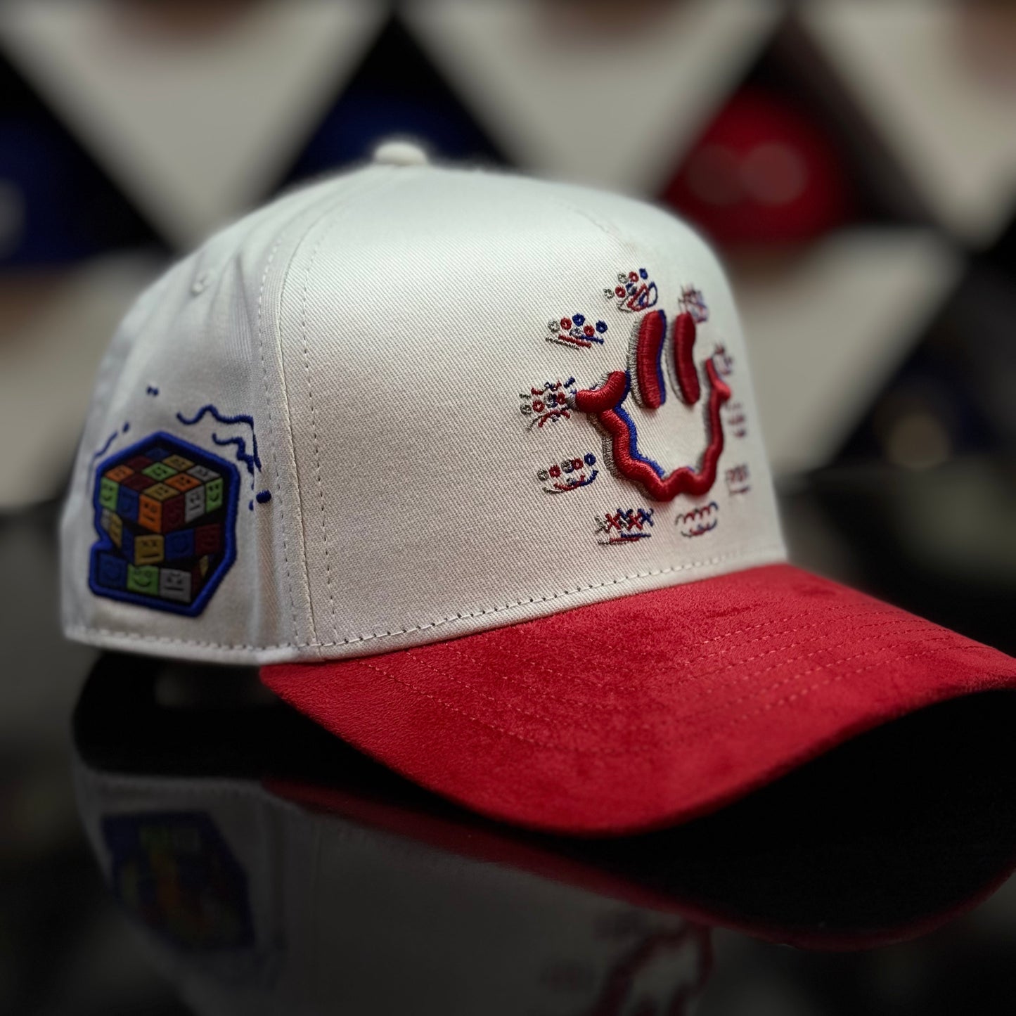 JC HATS - "HAPPY FACE BEIGE RED"