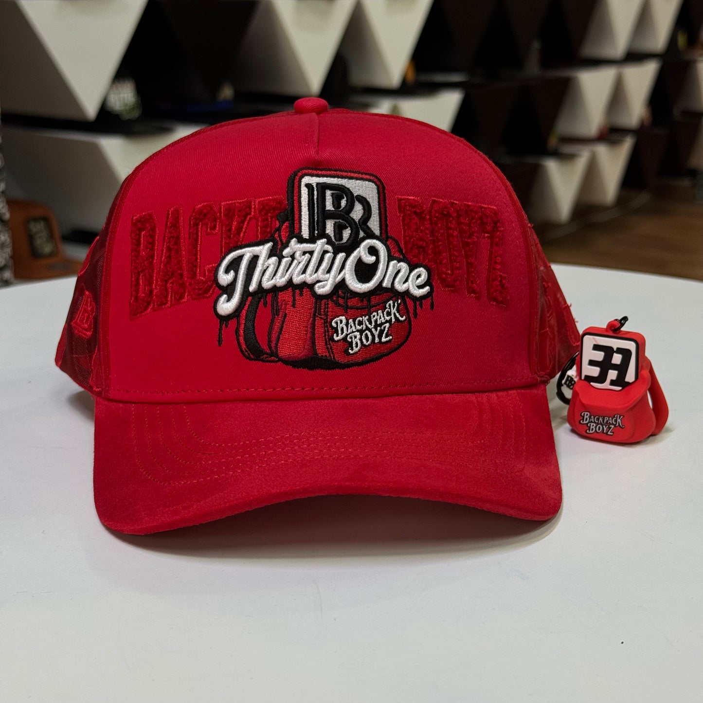 31 HATS X BACKPACKBOYZ  - "LA MOCHILA"