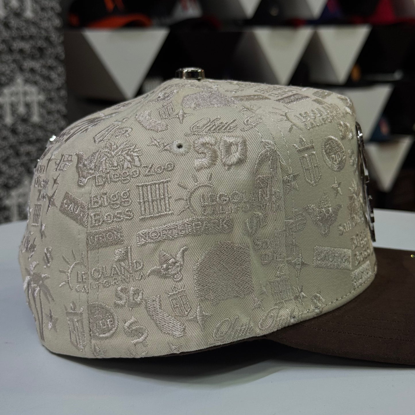 BIGG BOSS - "SAN DIEGO BEIGE CAFE"