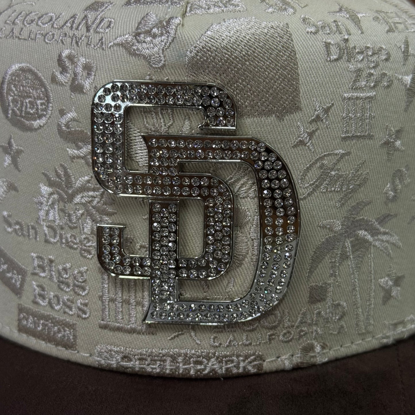 BIGG BOSS - "SAN DIEGO BEIGE CAFE"