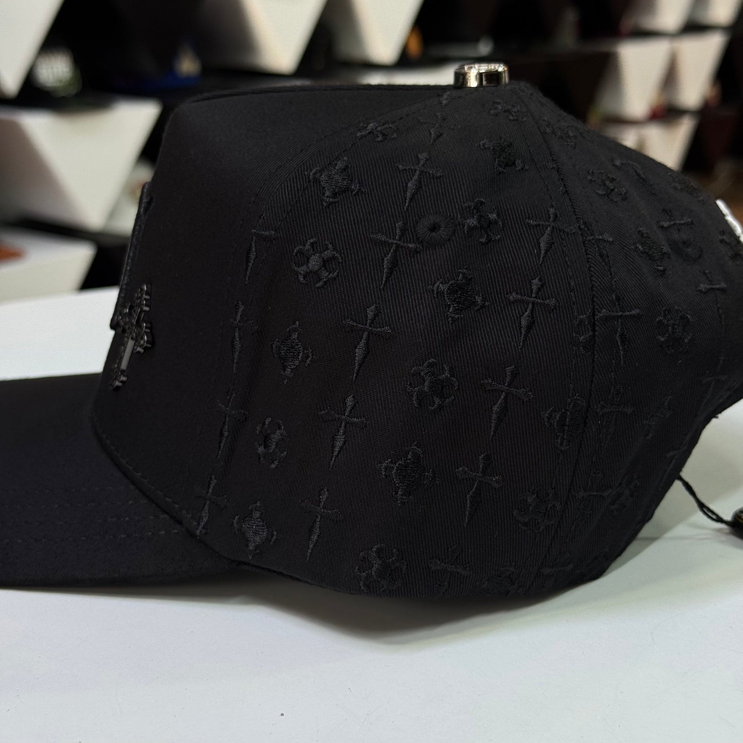 BIGG BOSS - "LA CRYSTALS BLACK"