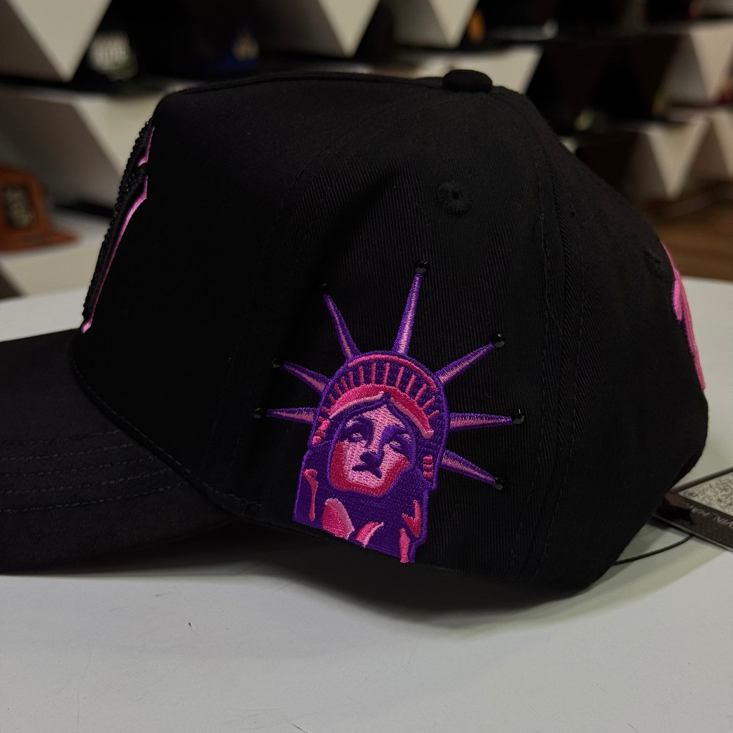 BIGG BOSS - "KEVIN NY 101 PINK"