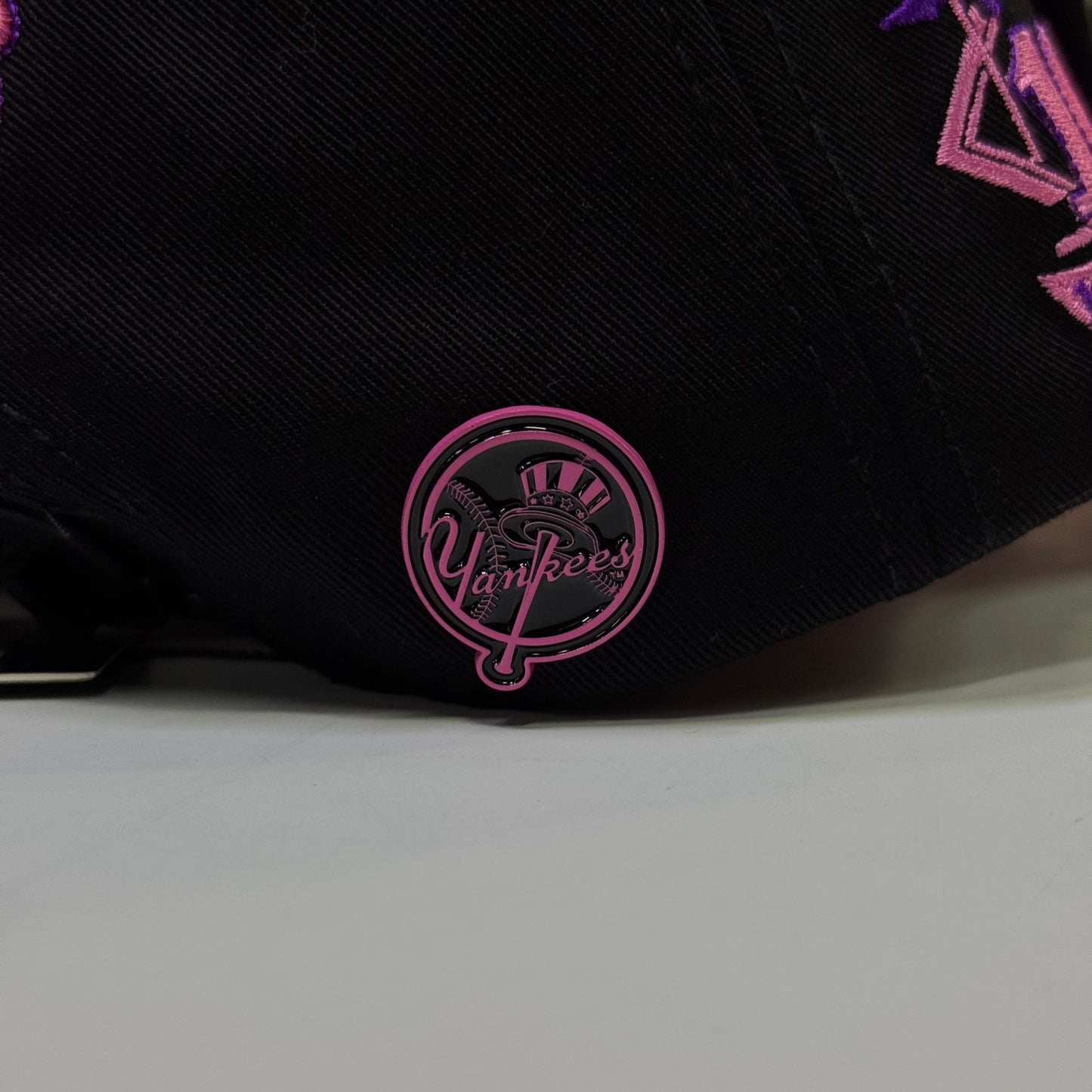 BIGG BOSS - "KEVIN NY 101 PINK"