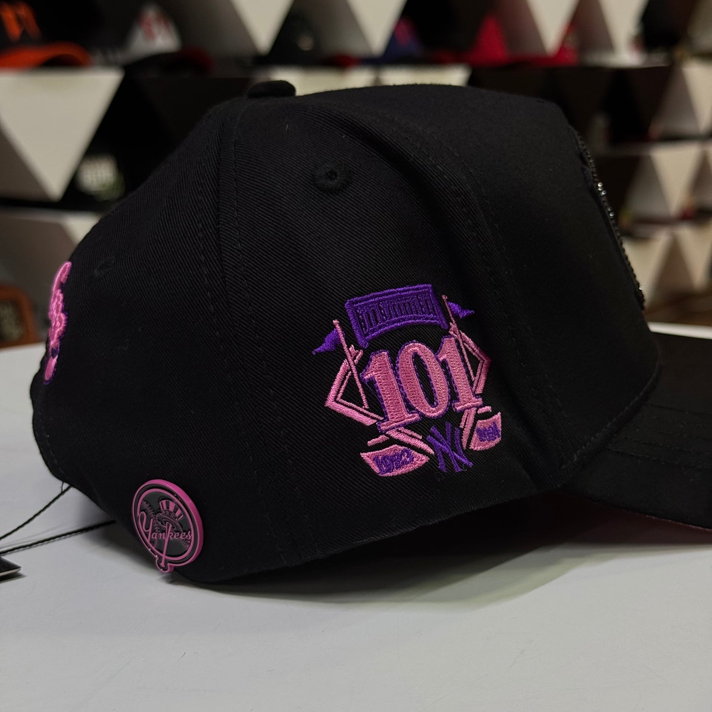 BIGG BOSS - "KEVIN NY 101 PINK"