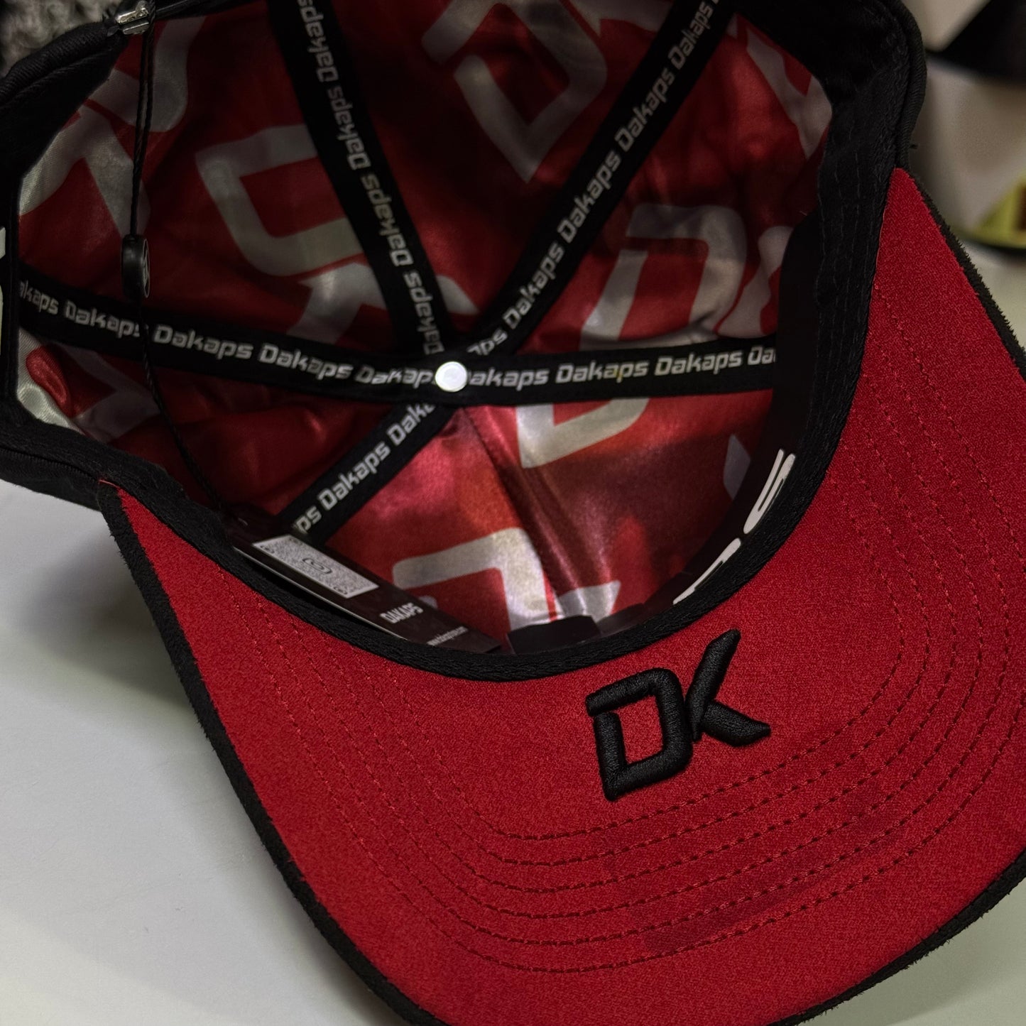 DAKAPS - "NY LA BLACK RED"