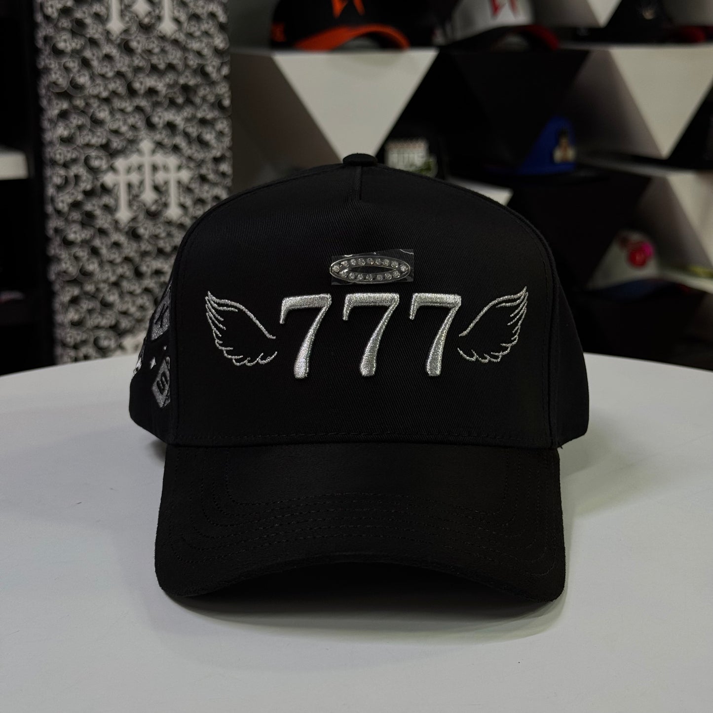 DAKAPS - "777 BLACK"