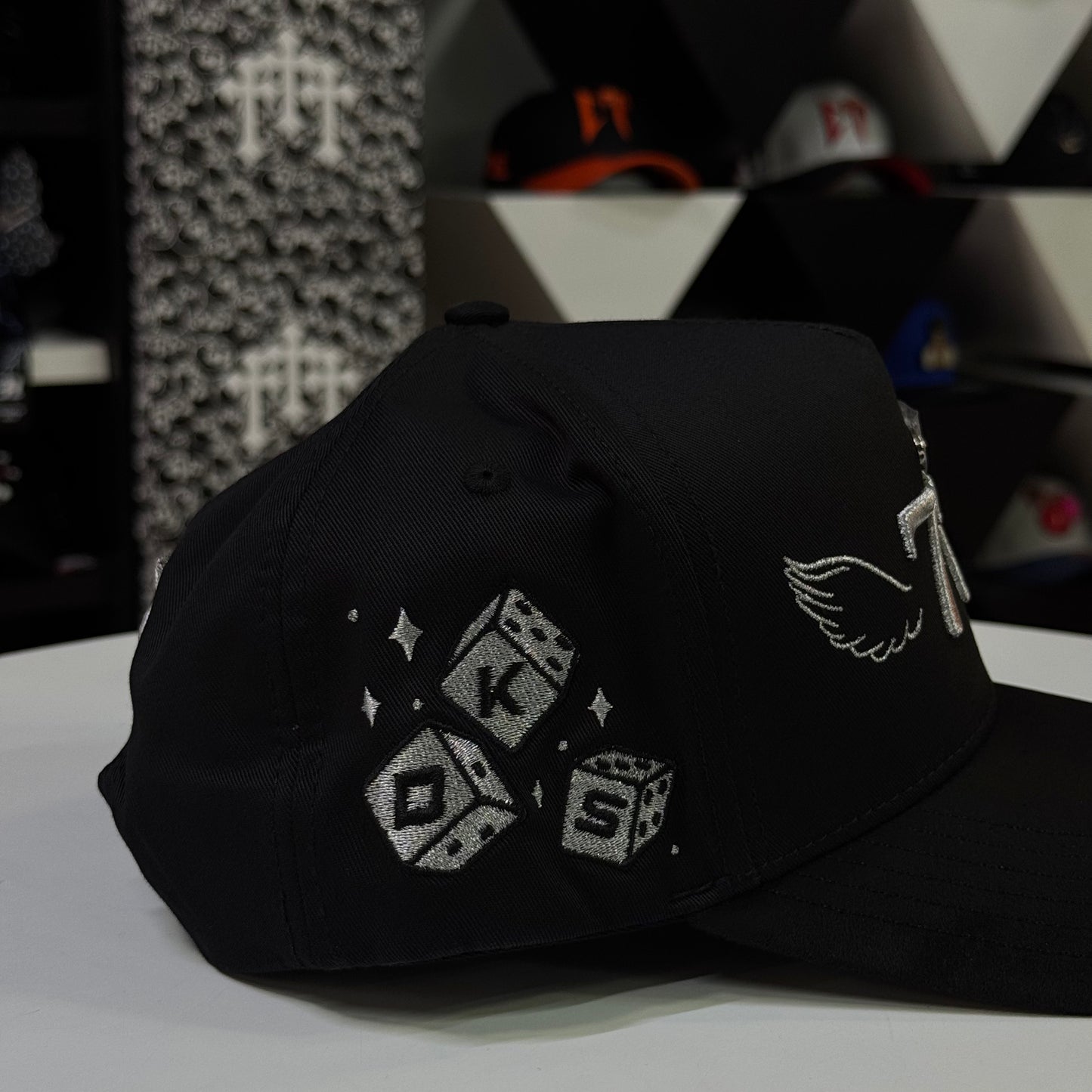 DAKAPS - "777 BLACK"