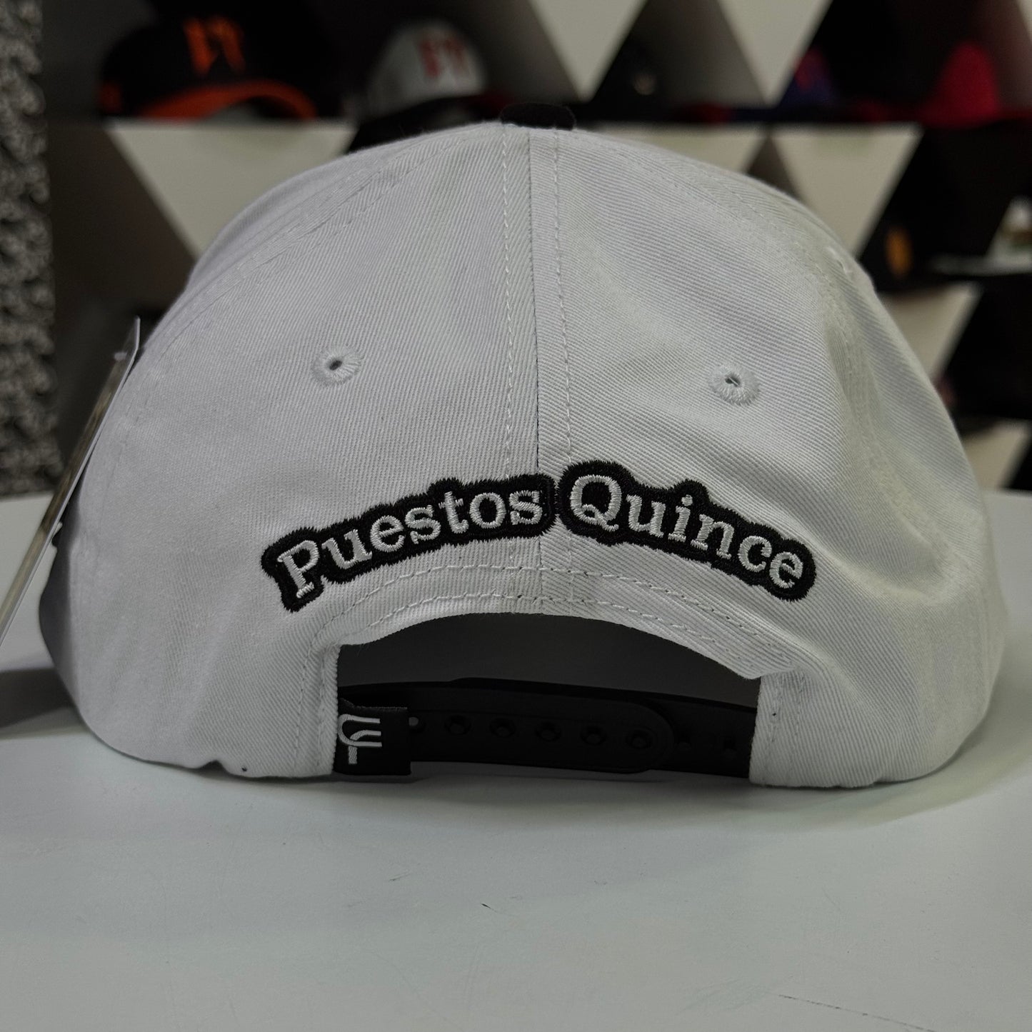 FLORENCE CAPS - "BLANCA GALLO NEGRO"