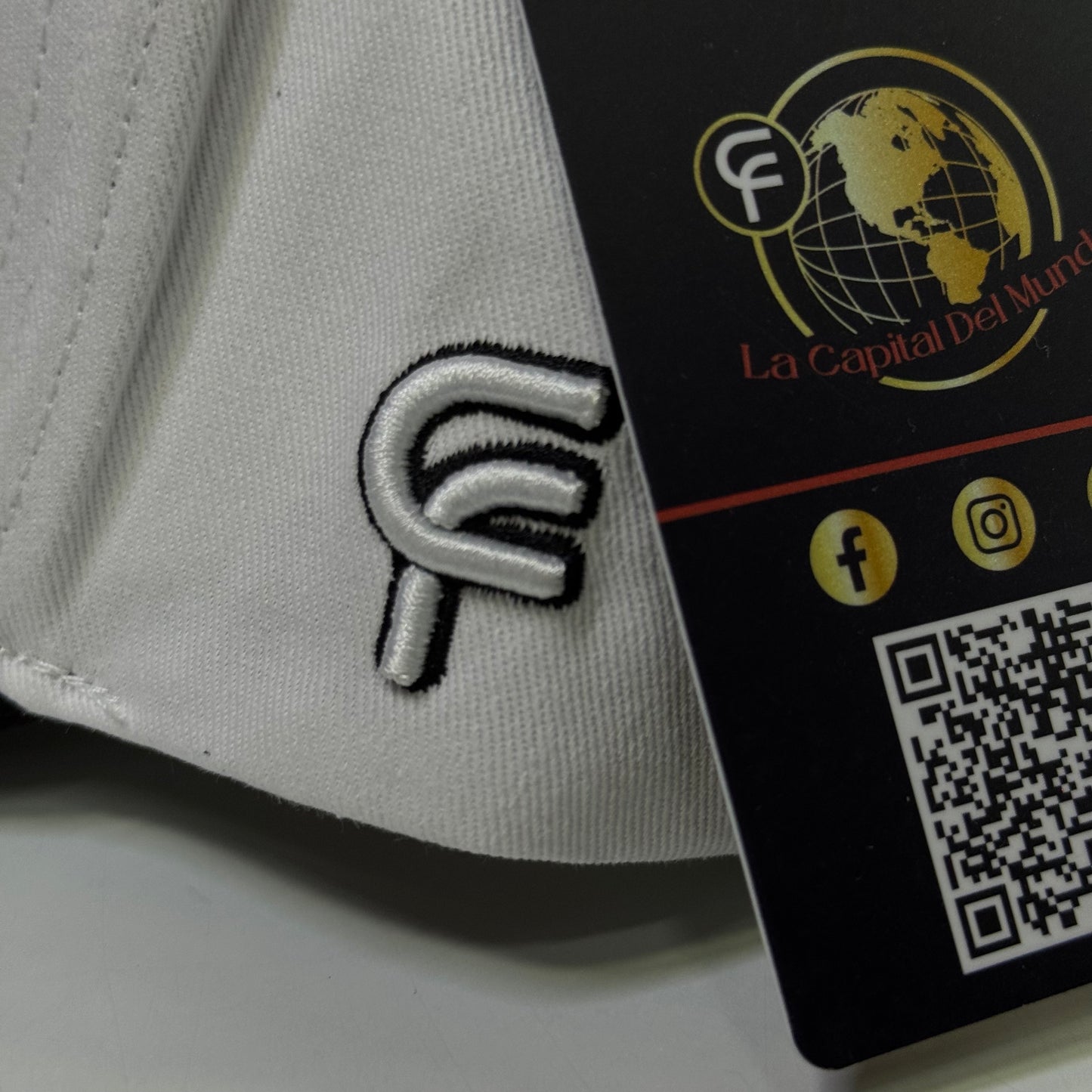 FLORENCE CAPS - "BLANCA GALLO NEGRO"