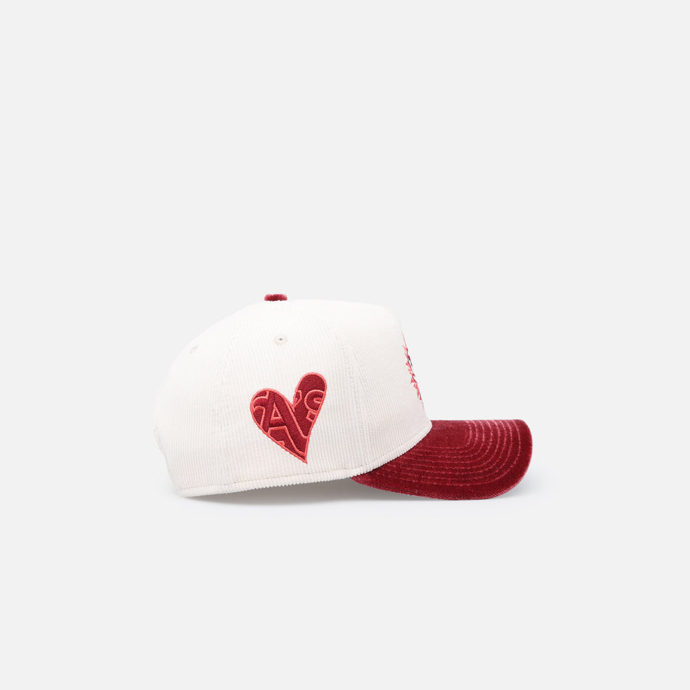 NEW ERA 9FORTY OAKLAND ATHLETICS PREMIUM CORDUROY VELVET