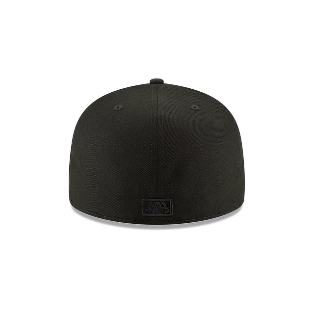 NEW ERA 59FIFTY BASICA CHICAGO CUBS BLACKOUT